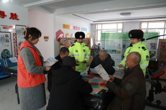 镇赉公安交巡警推进警地融合共守交通安全