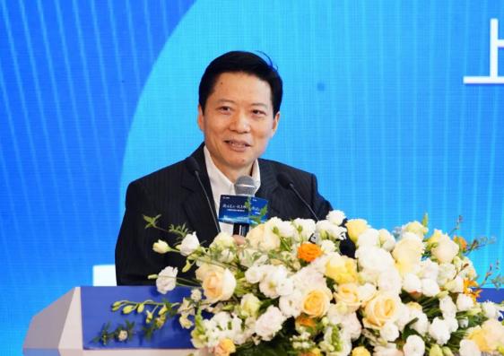 微系统与信息技术研究所所长谢晓明与企业负责人等一起为公司搬迁揭牌