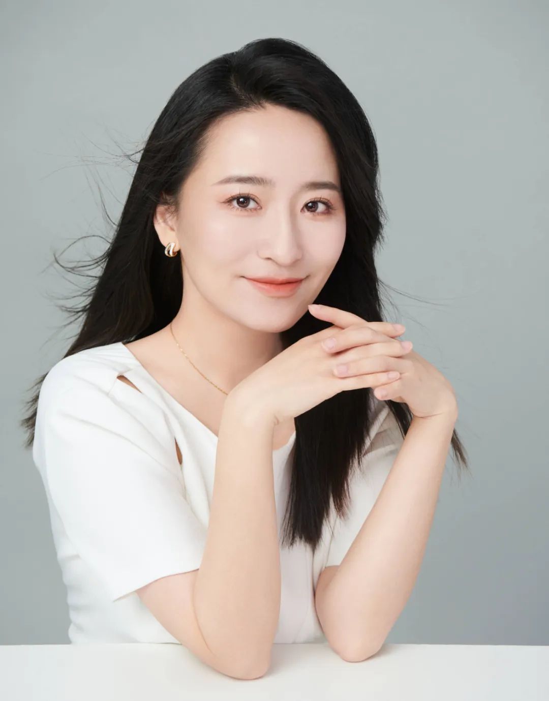 "出圈"凭借着自身丰富的学识90后女博士,河北大学老师何楚涵近期