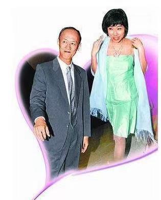 虽然是第一次结婚,意义重大,但金士杰和涂谷苹却只是简单了摆了3桌