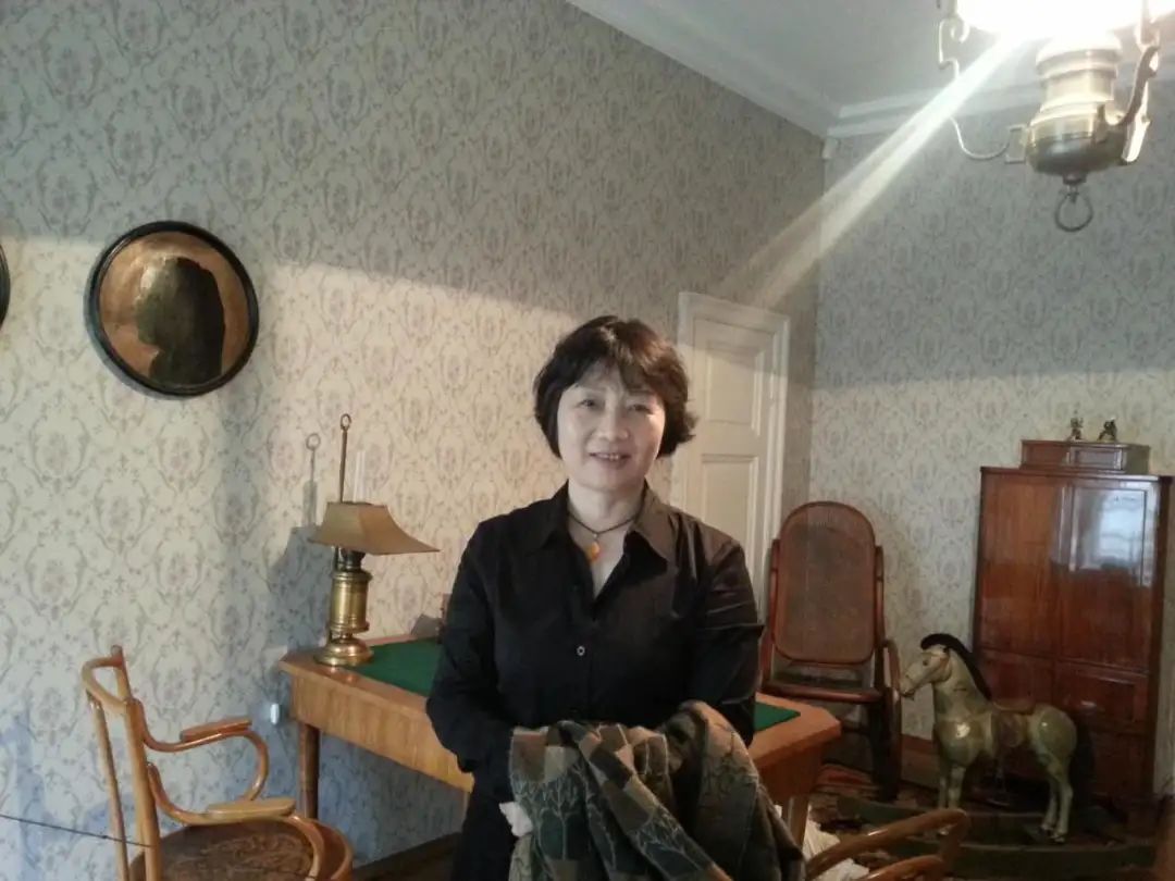 学院教授,博士生导师,浙江越秀外国语学院文化与语言研究院首席专家