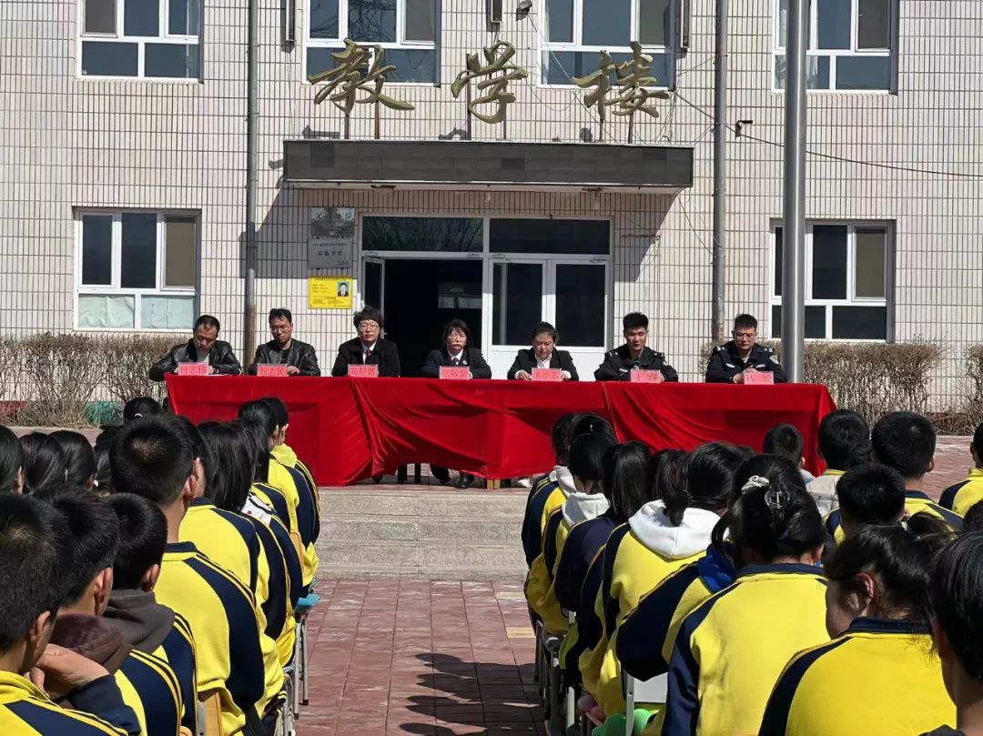 近日,隆化县人民法院韩麻营人民法庭联合隆化县人民检察院未成年人