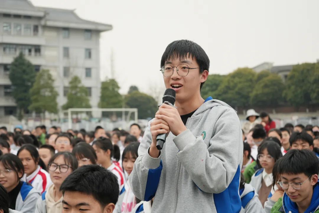 名山区法院将切实扛起普法宣传责任,依托法治副校长和法治辅导员工作