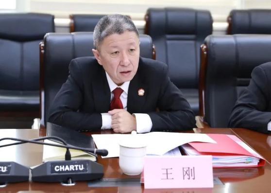 济南中院二级调研员市管郑智勇一行到高新法院督导检查工作