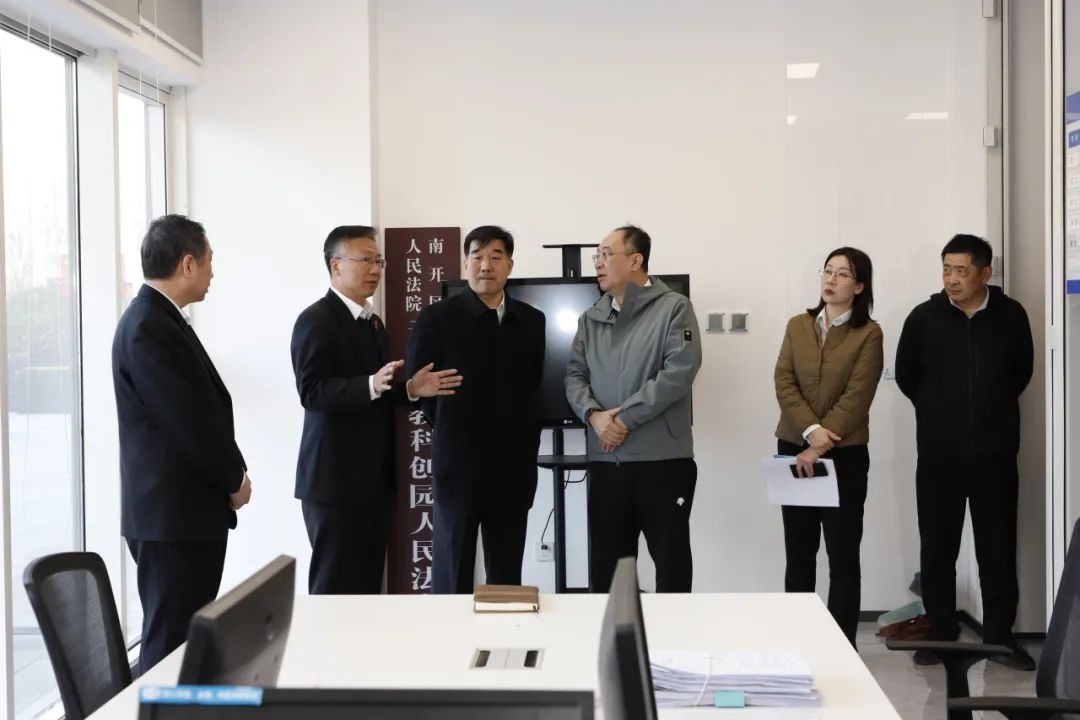 3月22日上午,河北区人民法院党组副书记,副院长张国庆带领院相关职能