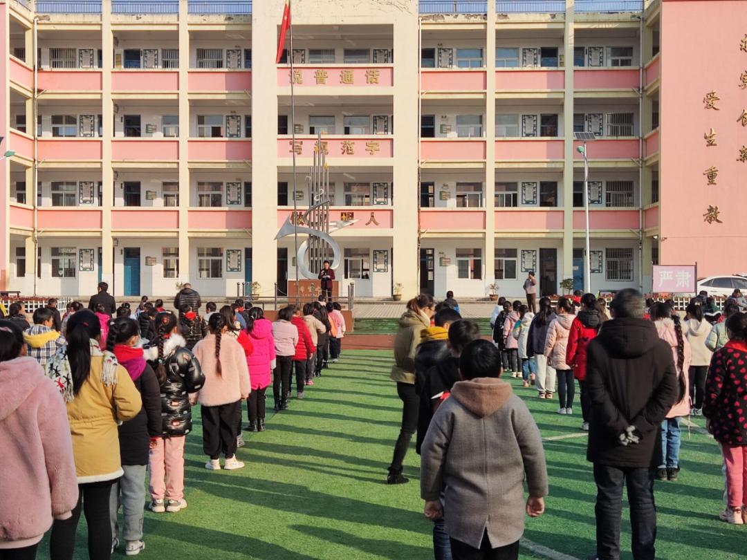 石杨镇位于马鞍山市和县最北部,地处两省三县交界,共