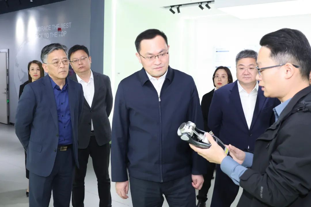 洪湖鹏:加快新型研发机构成果转化 培育发展新质生产