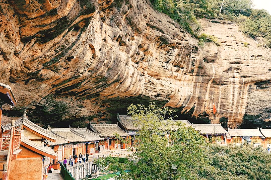 隐居于此修行因此得名仙人崖伏羲庙伏羲庙是中国规模最大的伏羲祭祀
