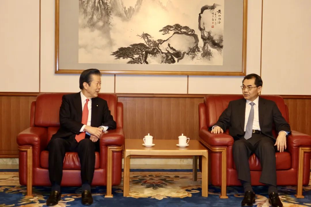 驻日本大使吴江浩会见日本公明党党首山口那津男