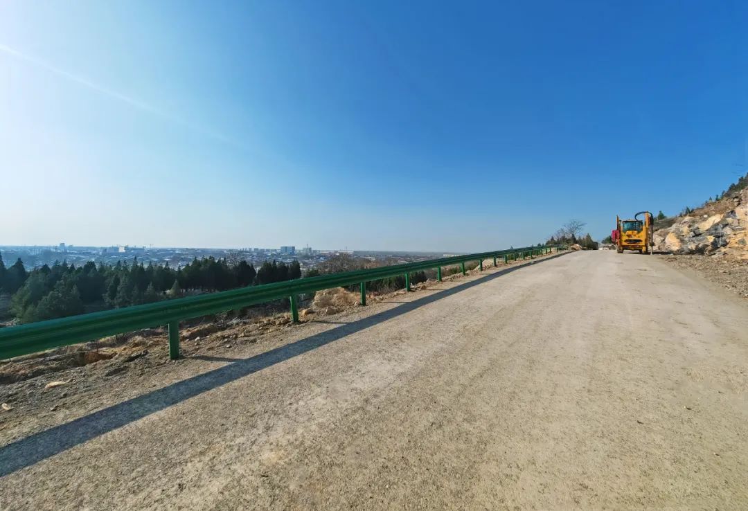 总体走向以及周边景观俯瞰可点击放大查看▽画面南侧为淮宿蚌铁路工地