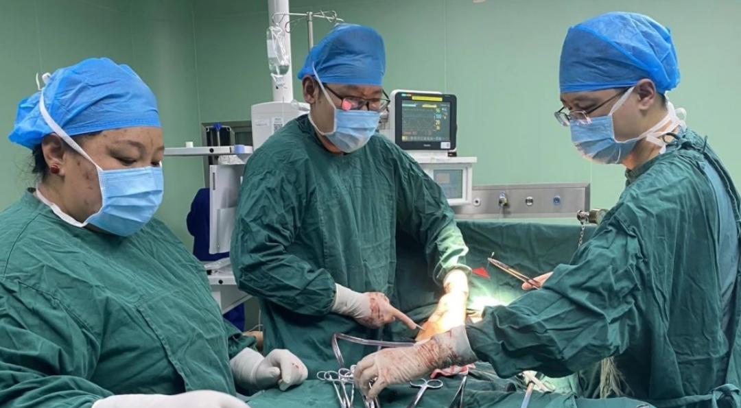 据翁昊主任介绍:高原车祸频发,上海第九批组团式援藏医疗队自去年下