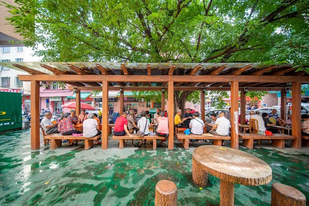 东较场路口空地口袋公园 摄影 江先梅▲沿河路庙咀村口袋公园▲乃兴