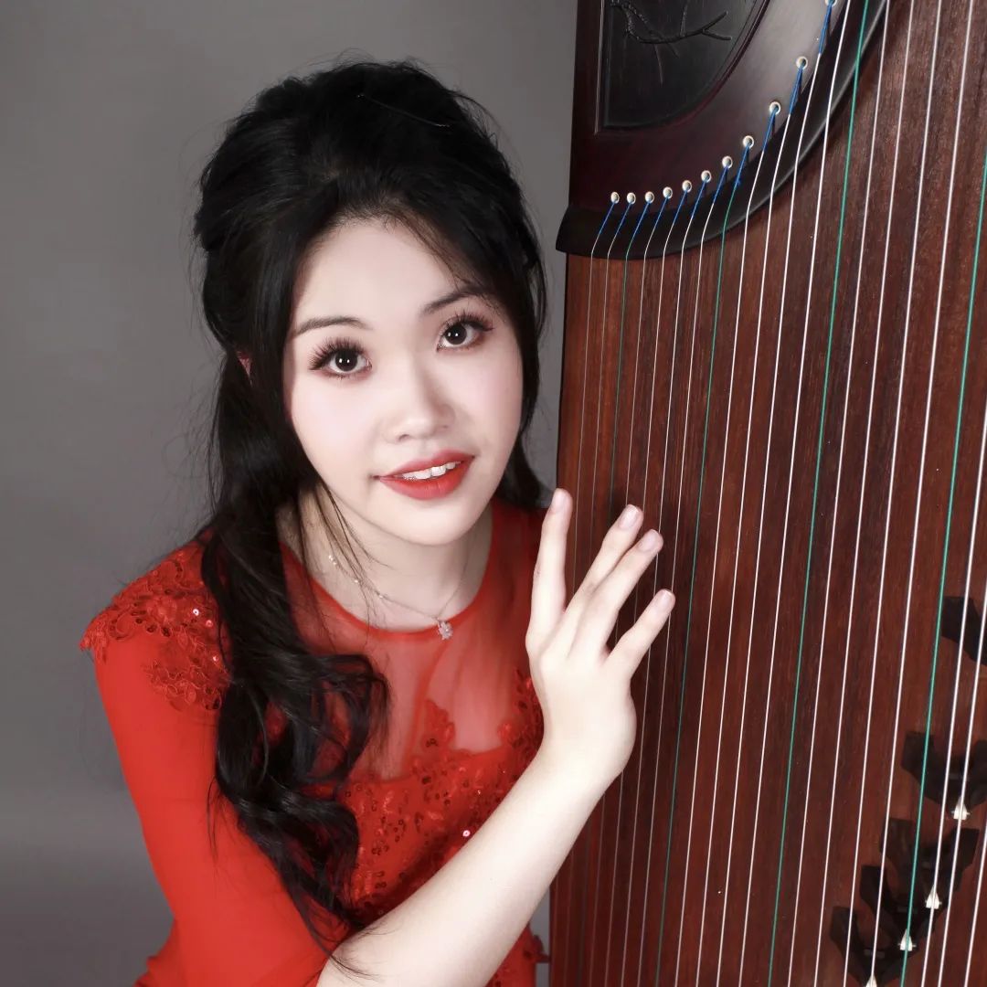 俞苏畅青年古筝演奏家,上海大学音乐学院音乐表演古筝专业本科生在读.