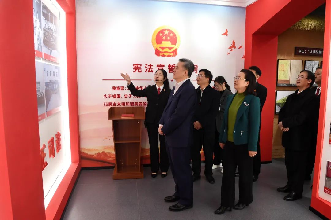 最高院立案庭庭长钱晓晨深入裕安区法院调研诉源治理和多元解纷工作