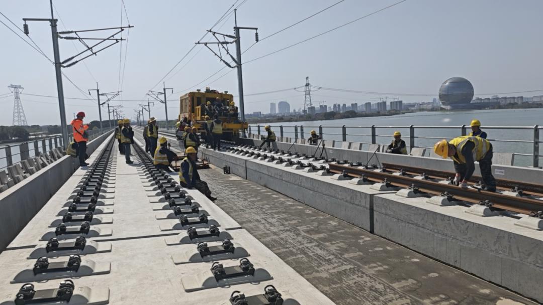 铺轨完成!时速350公里高铁,苏州设2站!