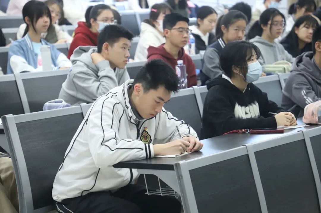 复旦大学第四期周末学堂开课