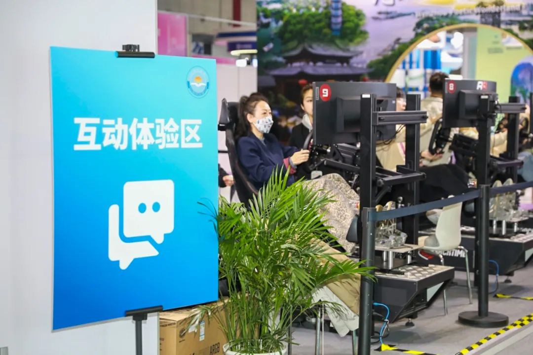 龚正市长巡馆市工商联主题展区民营企业精彩亮相2024上海旅博会