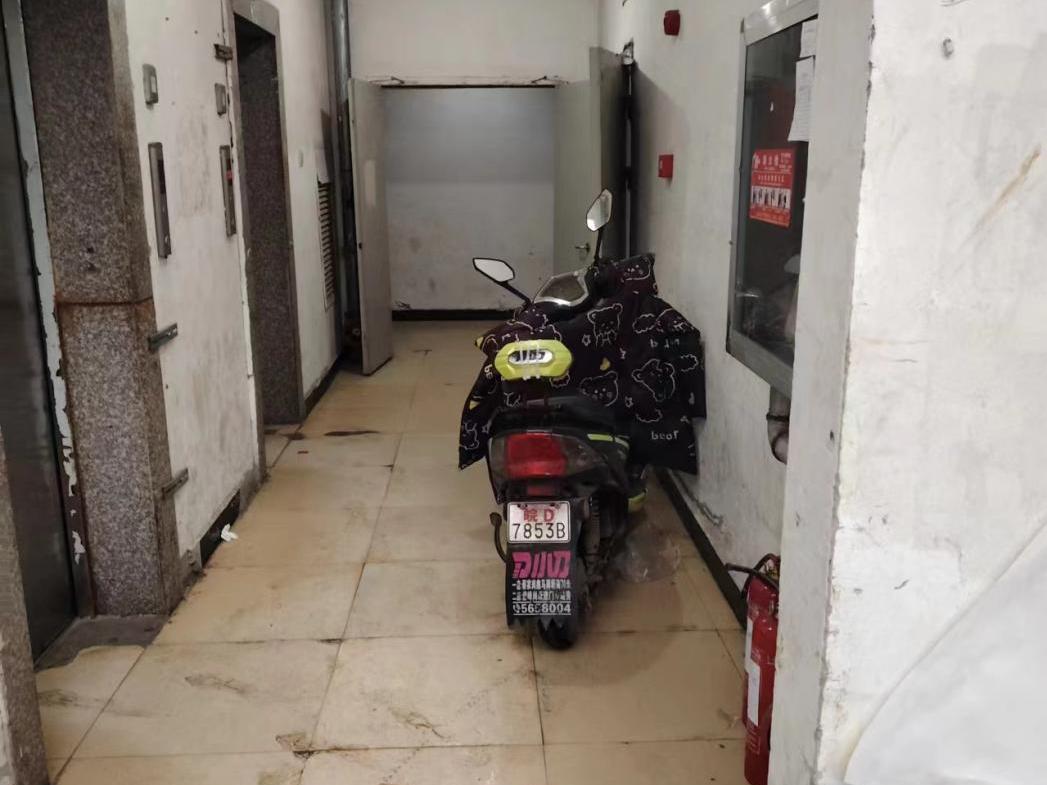 电动车安全隐患全民"随手拍"(一)