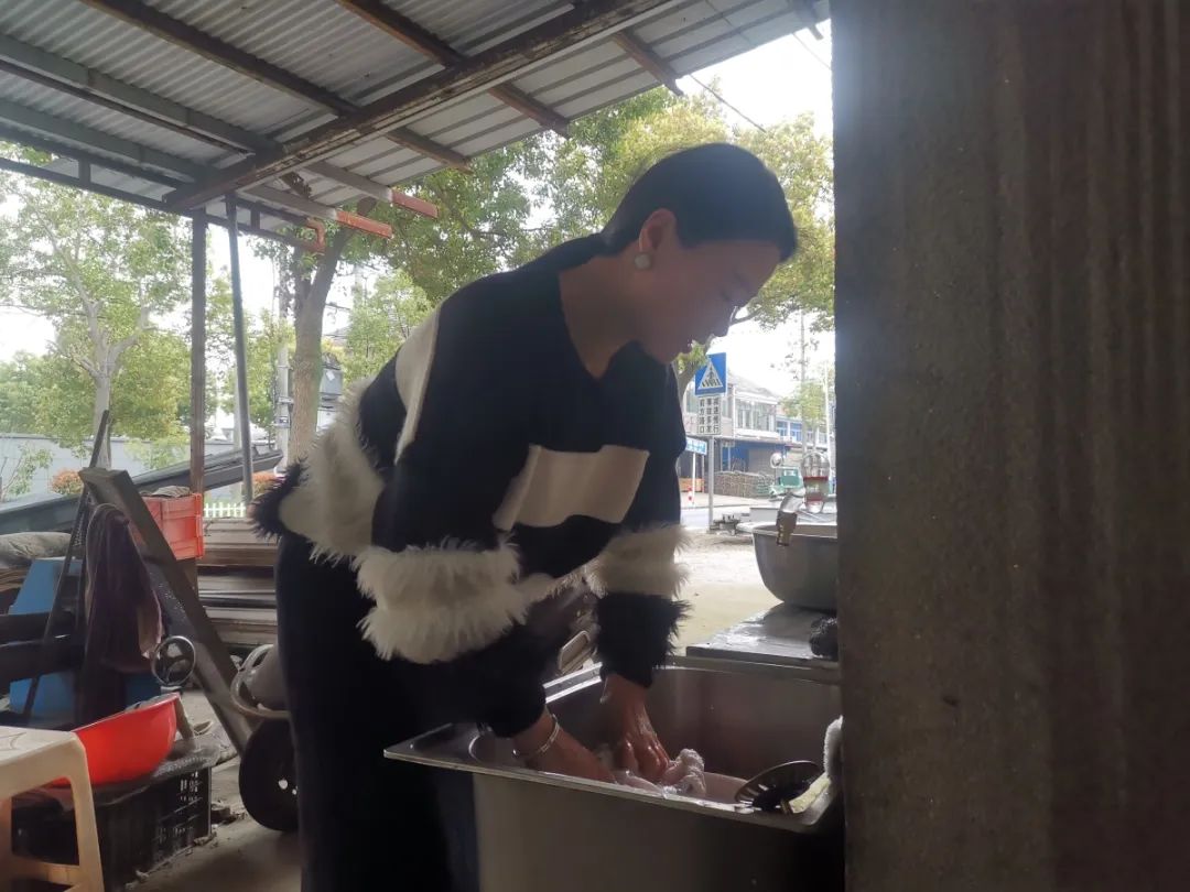 注重家庭家教家风 | 宁波好媳妇,精心照料瘫痪婆婆十余年_澎湃号