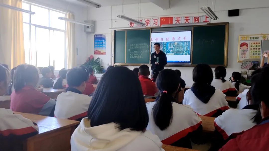 奉贤这位支教老师半年自制14条短视频,为云南学子实现微心愿→_澎湃号