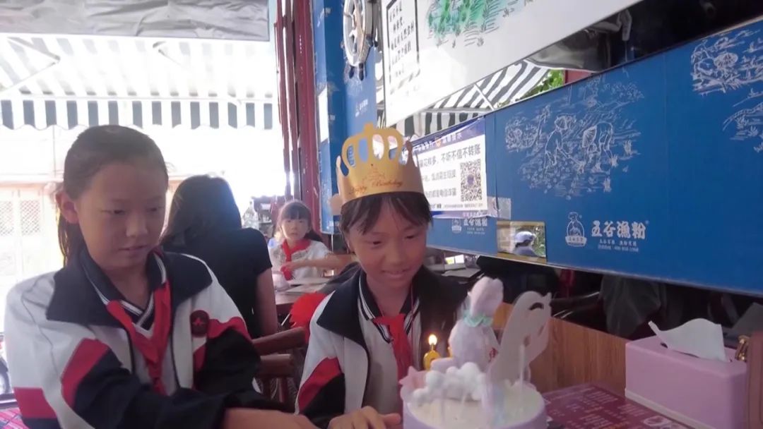 奉贤这位支教老师半年自制14条短视频,为云南学子实现微心愿→_澎湃号