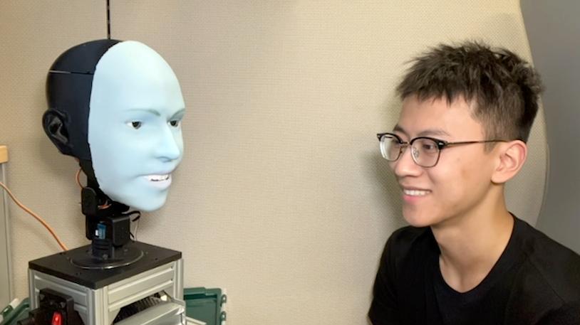 比人类快0.9秒，AI让机器人Emo提前“复制”人类微笑，融入人类社交世界成为可能？