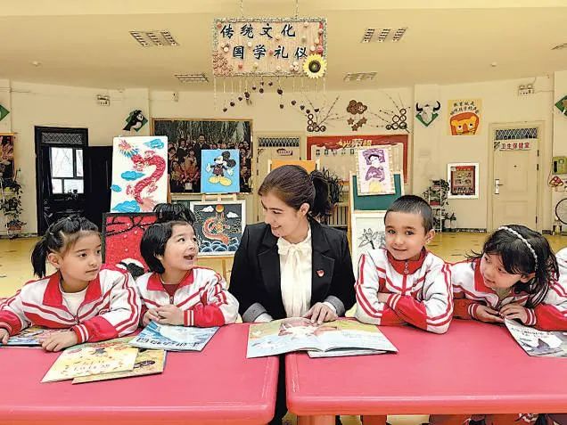 这位老师,把民族团结的种子"种"在每个孩子心中_澎湃号·政务_澎湃