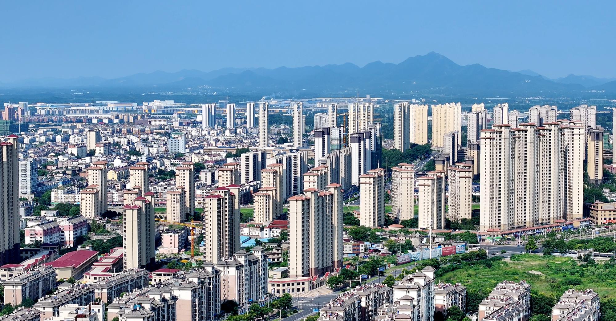 南陵县城如今,南陵县"整车—零部件—后市场"三位一体发展格局初步