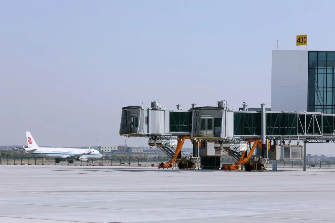 新增5个国际廊桥杭州机场t4北三指廊及机坪项目通过民航局行业验收