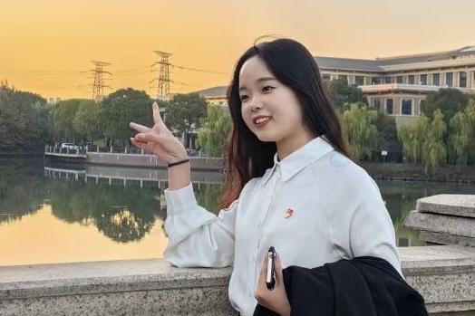 王梦媛:领取任务,升级通关,涨涨经验!