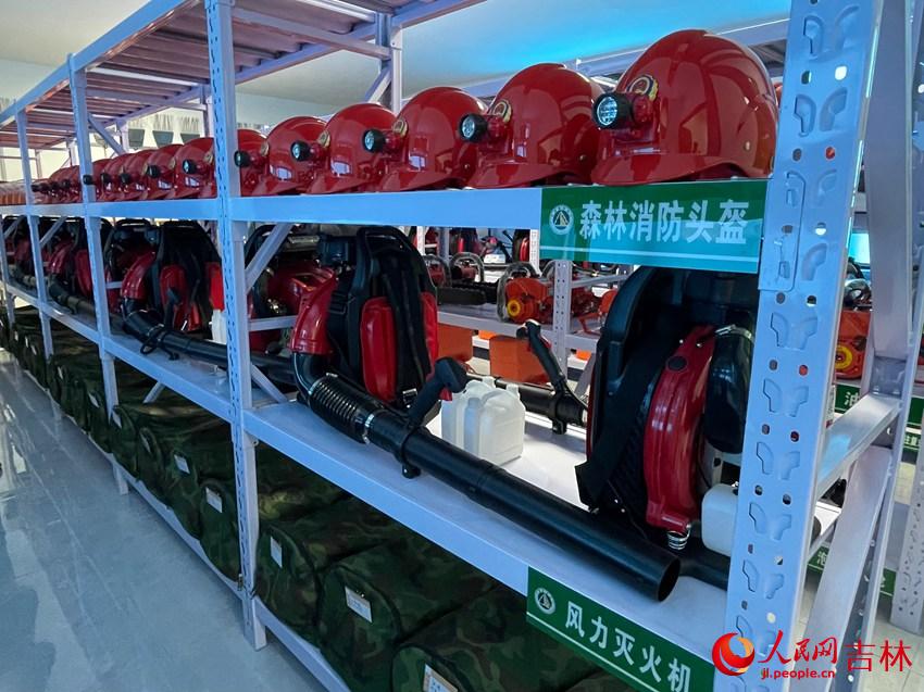 人民网:吉林全力筑牢森林防火"安全墙" 守护绿水青山"生命线"_澎湃号