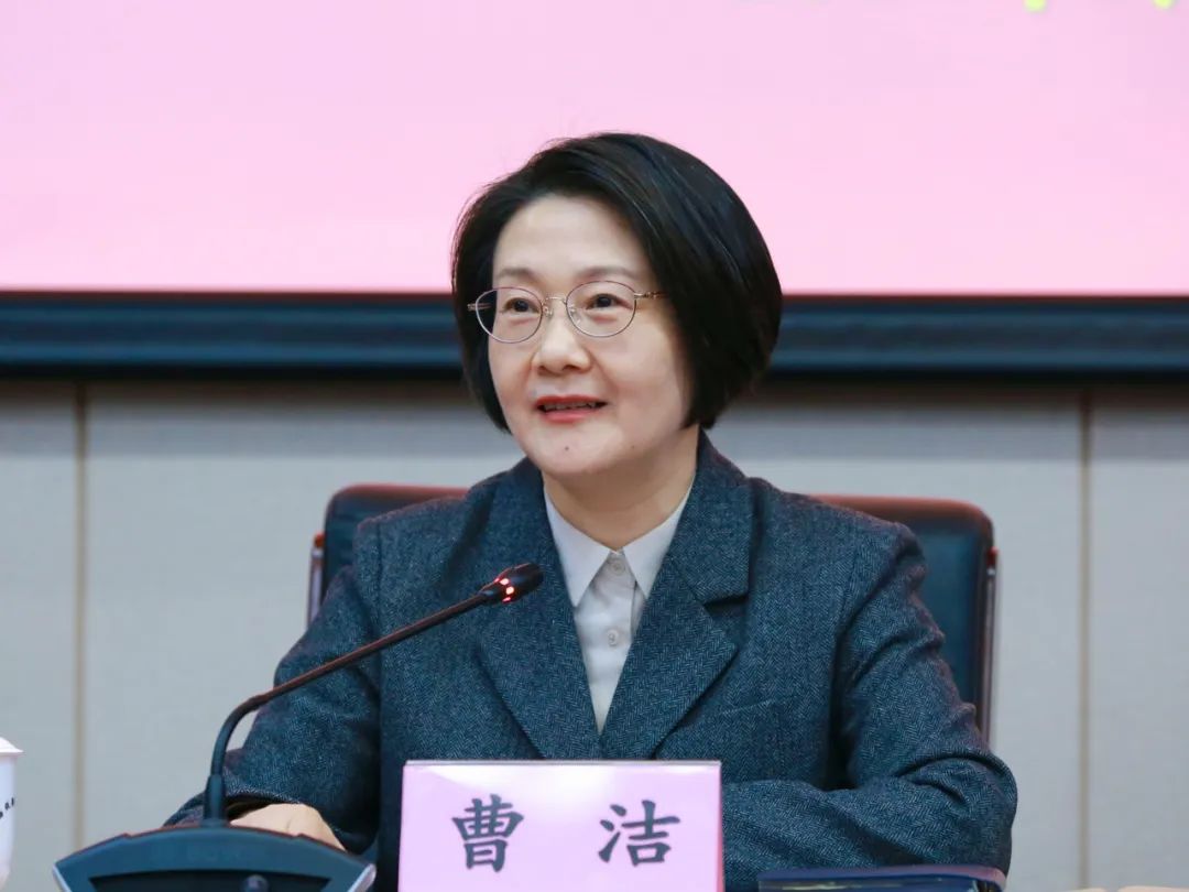 曹洁对上铁法院税务审判庭成立以来的各项工作以及与行政机关共同组织