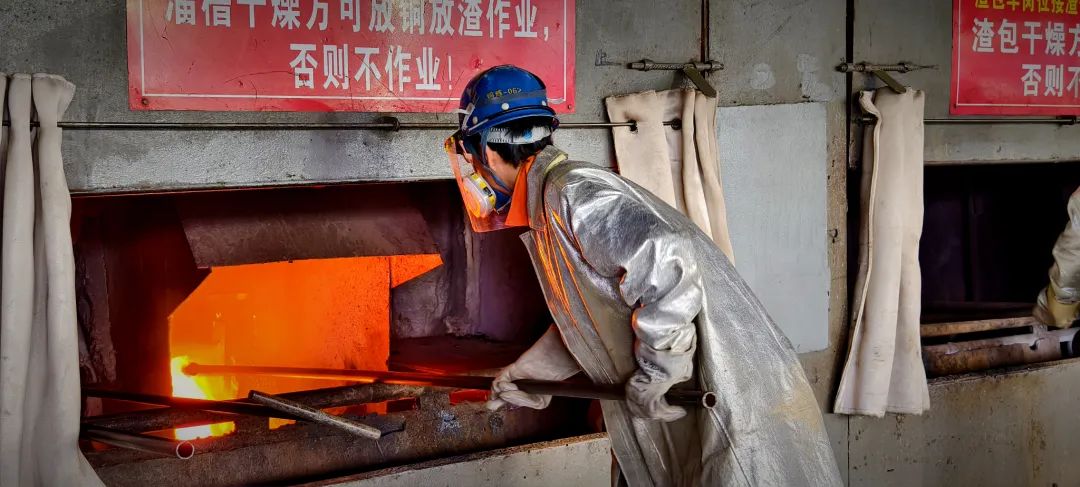 工人日报客户端发文报道中原冶炼厂底吹炉乙班这个乙班不一般