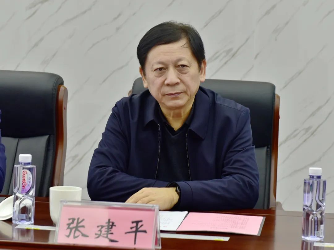 省老龄产业协会会长张建平一行来云龙法院就适老化司法服务工作开展