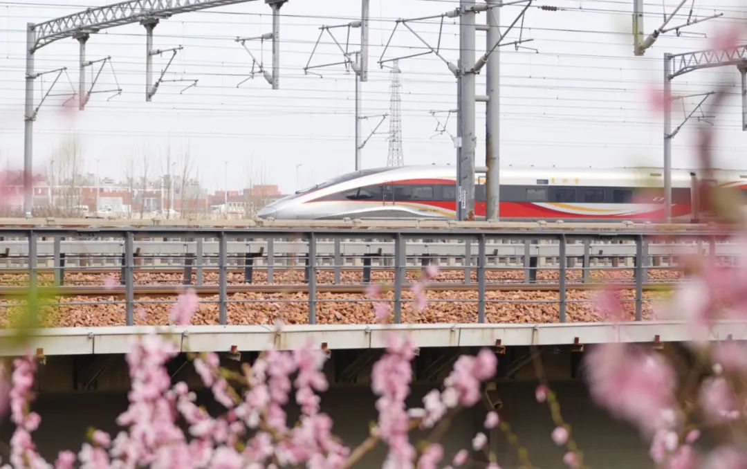 其中夜间高铁洛阳龙门往返北京西的g4838/7次,北京西发往