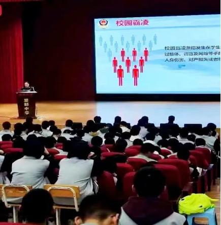 近日,望都县委国安办联合县公安局,县教体局在望都中学开展"预防校园