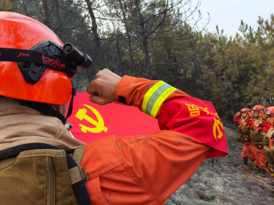奋战12个日夜西双版纳州森林消防大队千里驰援四川雅江平安归来