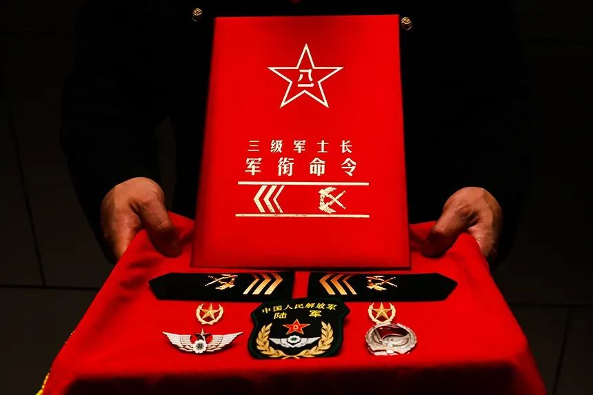 延期服役军士，成功晋级！_澎湃号·政务_澎湃新闻-The Paper