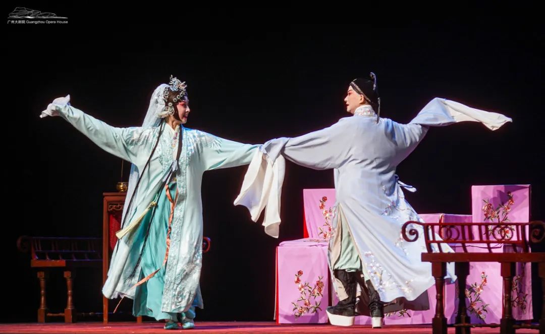 演出回顾丨全本《牡丹亭》再绽芳华,古韵新姿共绘传世经典_澎湃号·湃