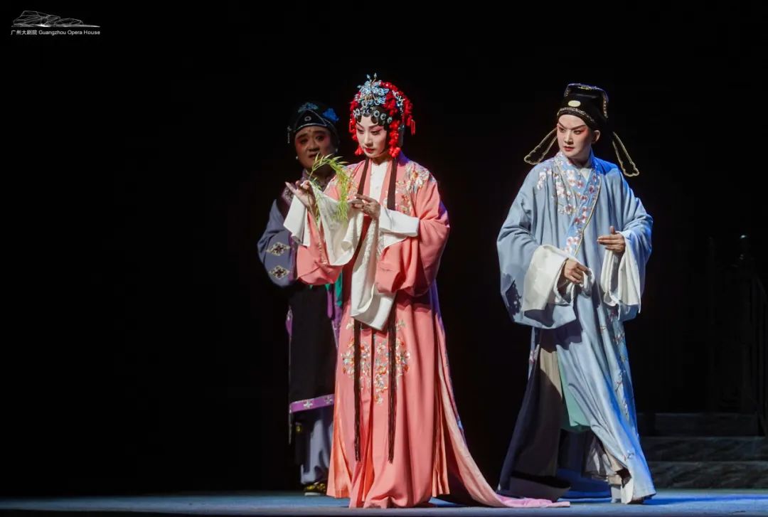 演出回顾丨全本《牡丹亭》再绽芳华,古韵新姿共绘传世经典_澎湃号·湃