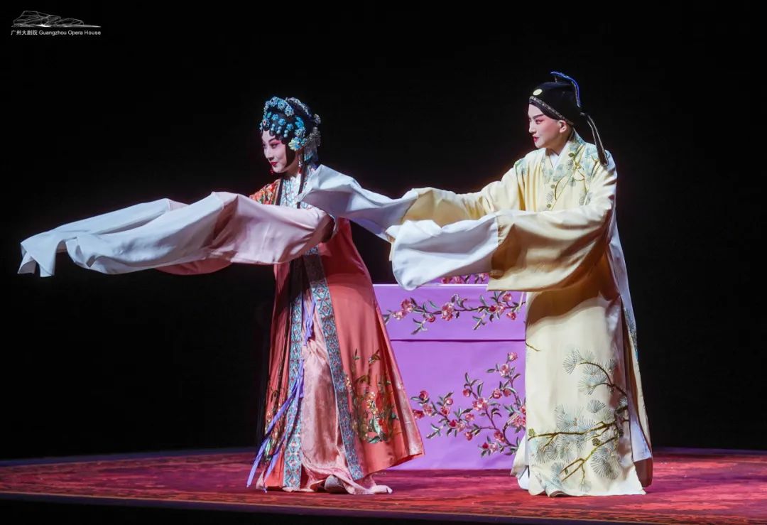 演出回顾丨全本《牡丹亭》再绽芳华,古韵新姿共绘传世经典_澎湃号·湃