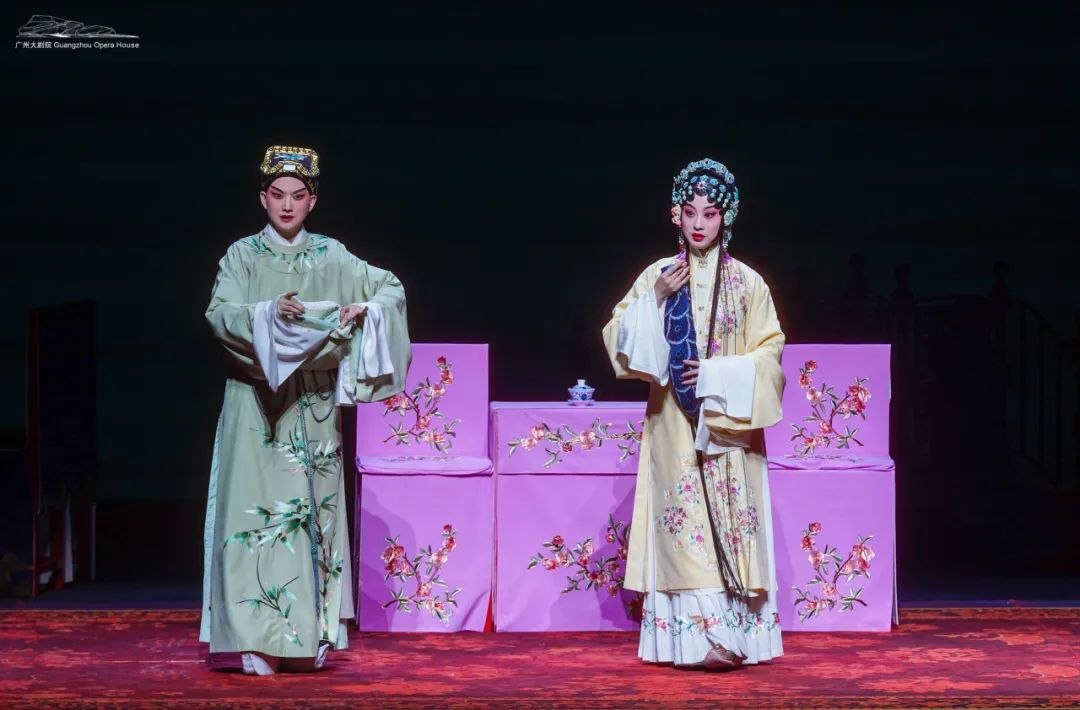 演出回顾丨全本《牡丹亭》再绽芳华,古韵新姿共绘传世经典_澎湃号·湃