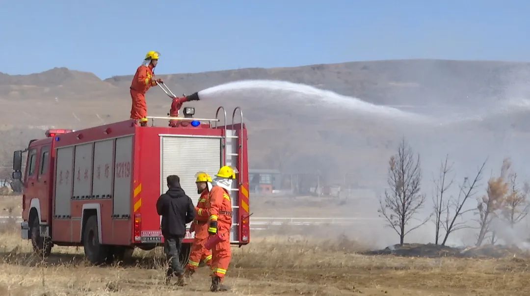 自然保护区管理局乌兰察布分局局长张世君,市应急管理局副局长渠涛,市
