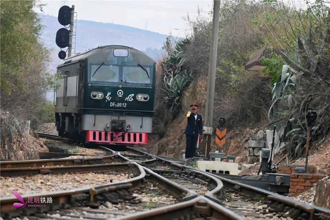 乘开远南北轨道交通列车,探访云南米轨铁路大塔站_澎湃号·政务_澎湃