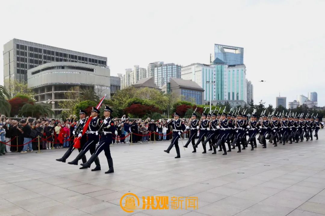 今晨7时南昌八一广场超燃
