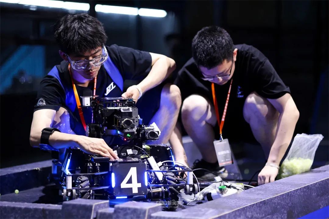 有一种青春叫哈工大竞技机器人队丨一代代学子为国而战逐梦青春