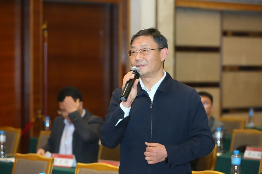 李端棻在上书提议创办京师大学堂后,就来到贵州创办贵阳一中.