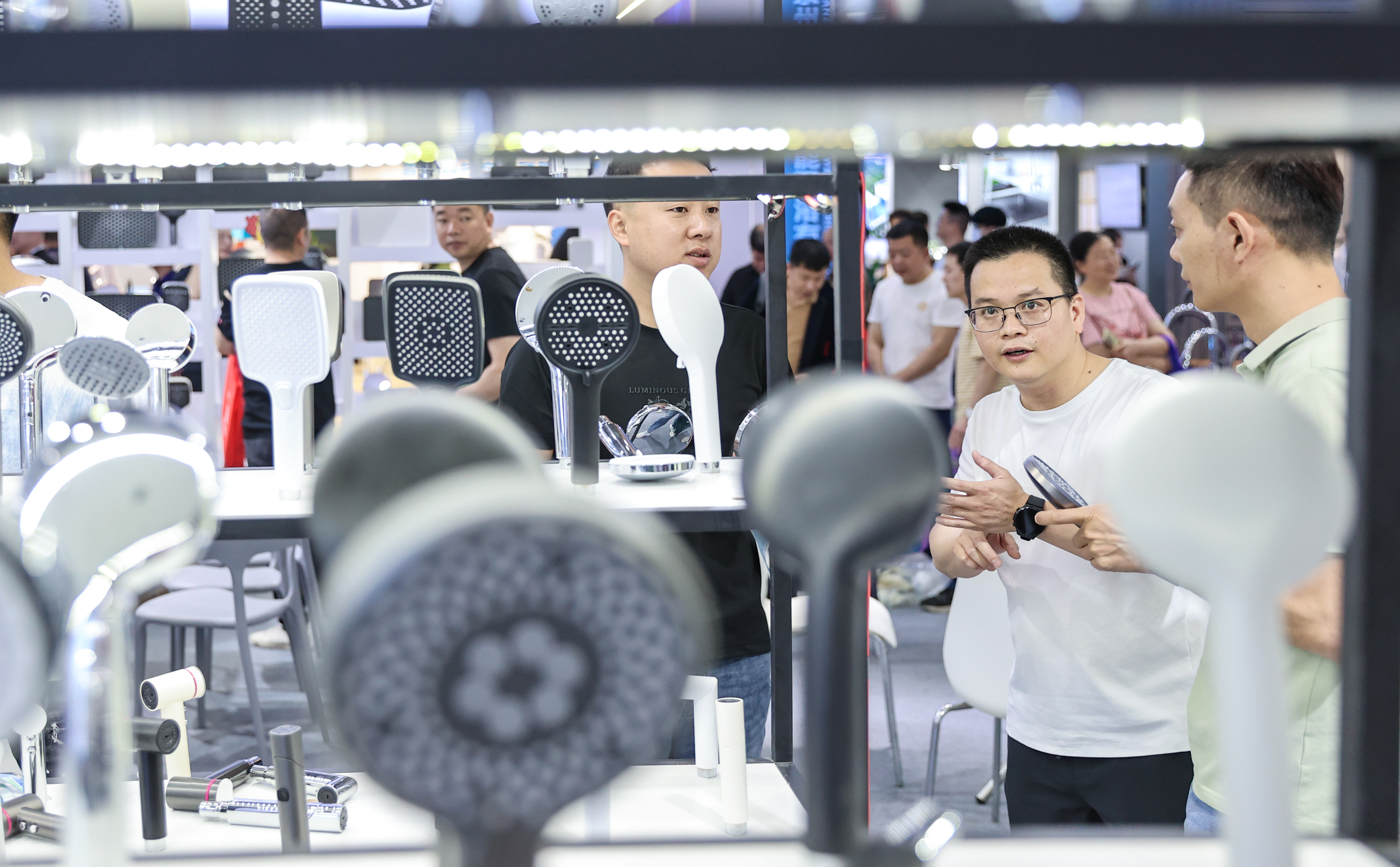 共同为企业提供全方位的跨境电商服务,本次展会特别设立"卫浴跨境选品