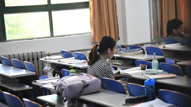 中国的顶尖学府，为何培养出一批“修水课”的大学生｜文化纵横