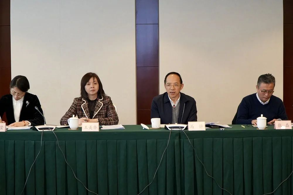 "座谈由市政协人口资源环境建设委员会主任马静主持,在总结时他说